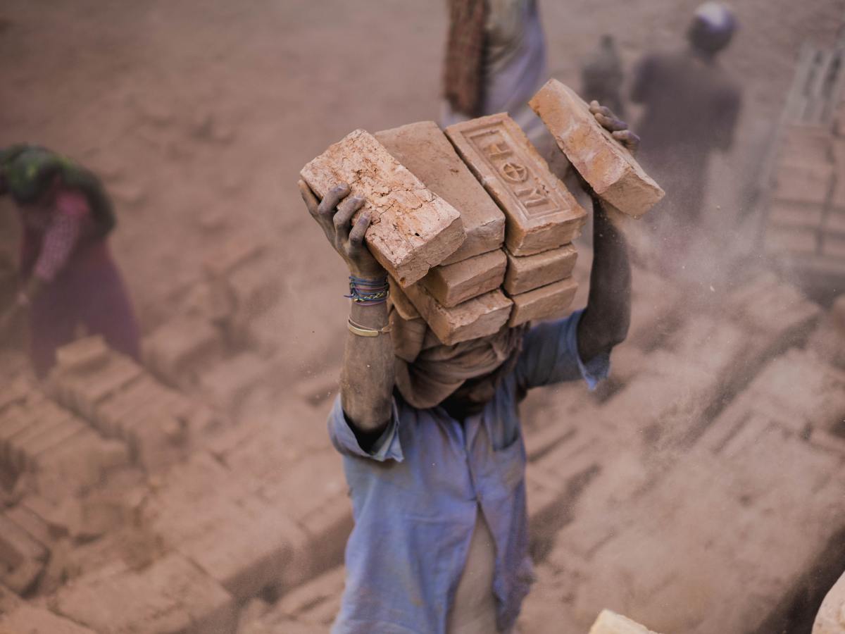 A REPORT ON PROTECTION OF RIGHTS OF UNORGANISED LABOURERS IN INDIA